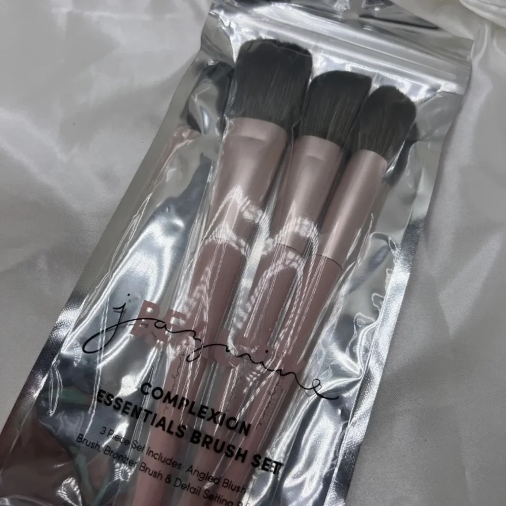 💎 JAZMINE BEAUTY 3 Piece Complexion Essentials Brush Set